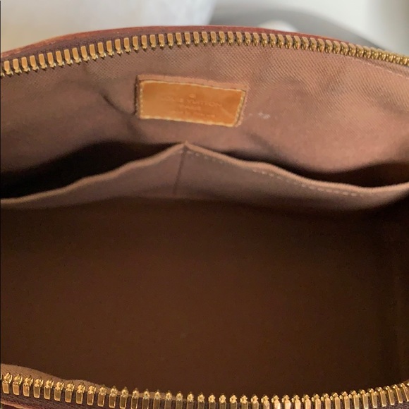Louis Vuitton Tivoli PM gently used, like new. - Picture 4 of 8